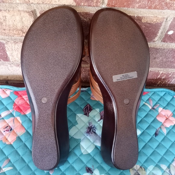 Tuscany Resort by Easy Street Wedge Sandal - Picture 8 of 11